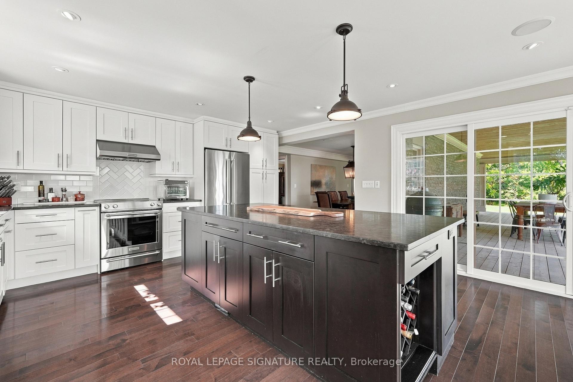 Photo 14 of 5062 Walkers Line, Burlington, Rural Burlington — HOMEH