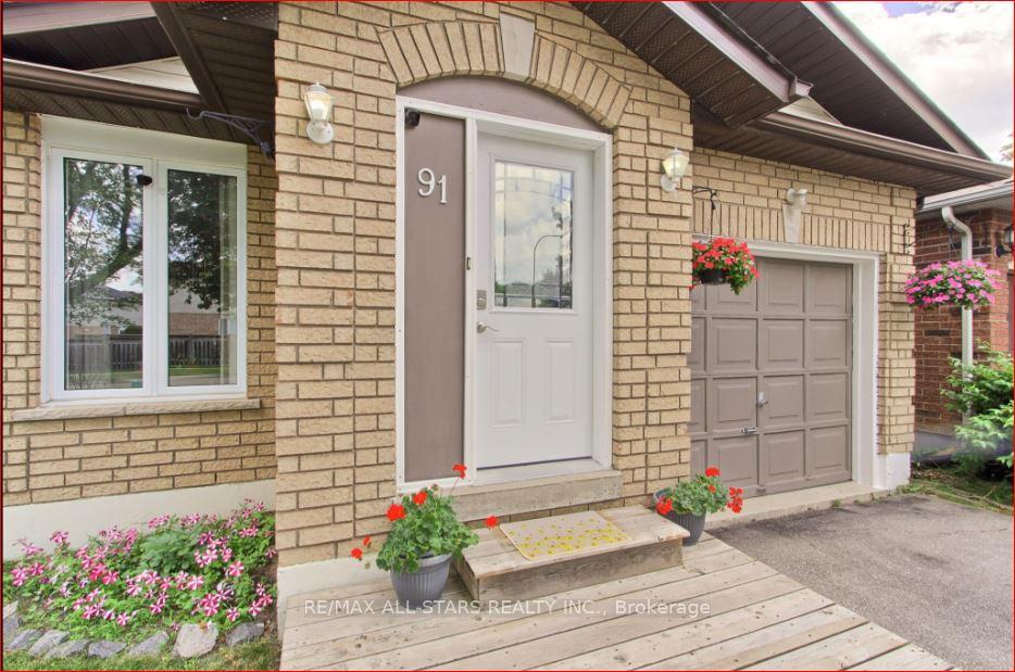Photo 2 of 91 Kate Aitken Crescent, New Tecumseth, Beeton — HOMEH