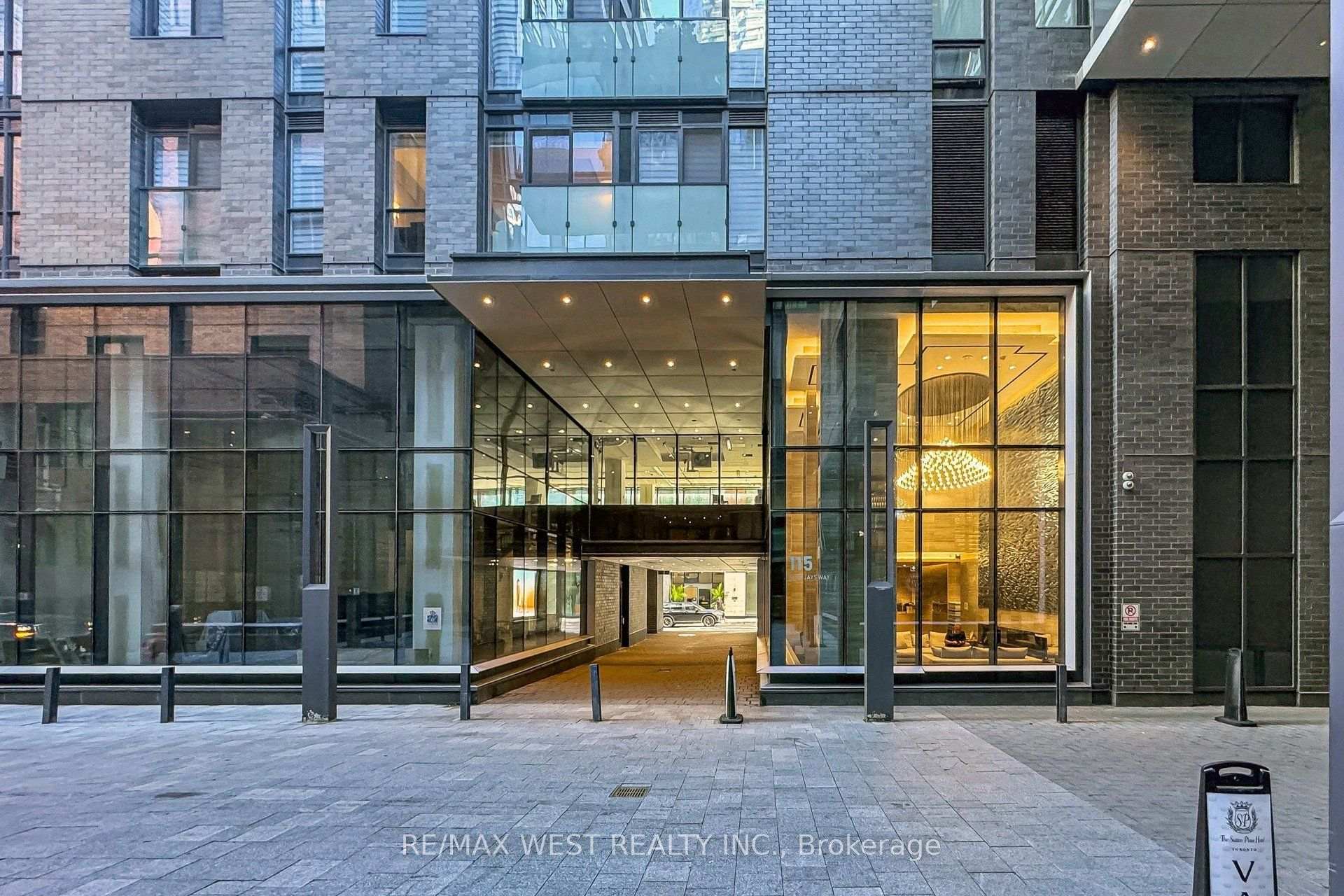 Photo 2 of Unit 4507, 115 Blue Jays Way, Toronto, Waterfront Communities — HOMEH