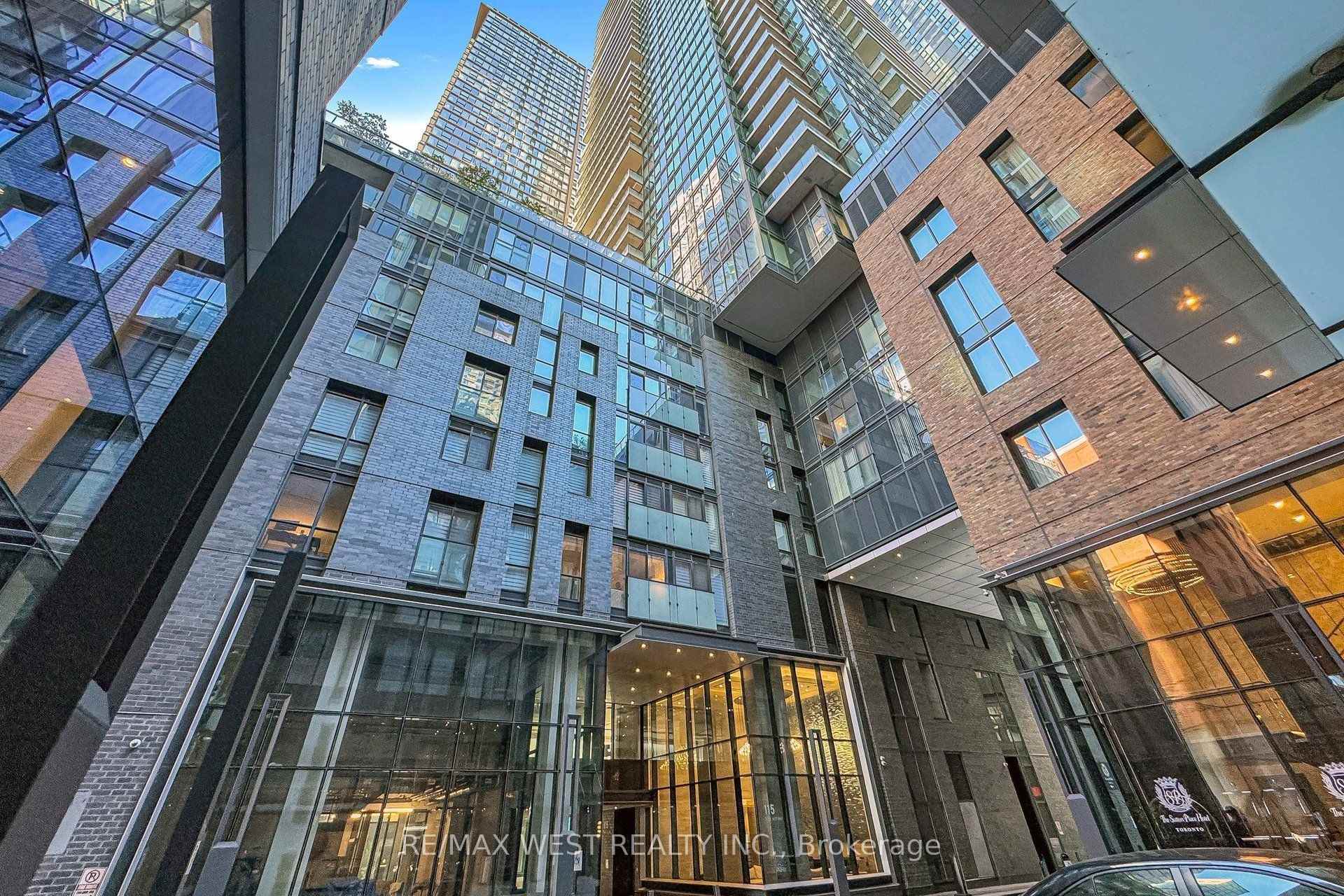 Photo 3 of Unit 4507, 115 Blue Jays Way, Toronto, Waterfront Communities — HOMEH