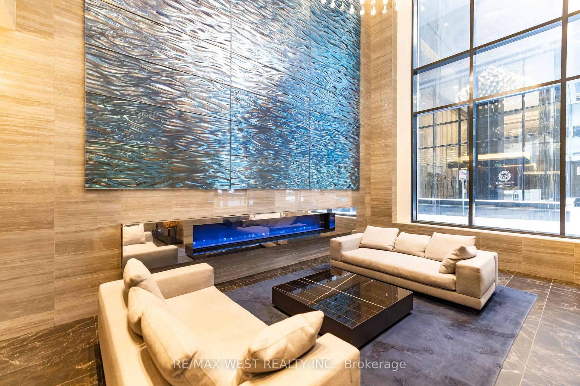 Photo 5 of Unit 4507, 115 Blue Jays Way, Toronto, Waterfront Communities — HOMEH