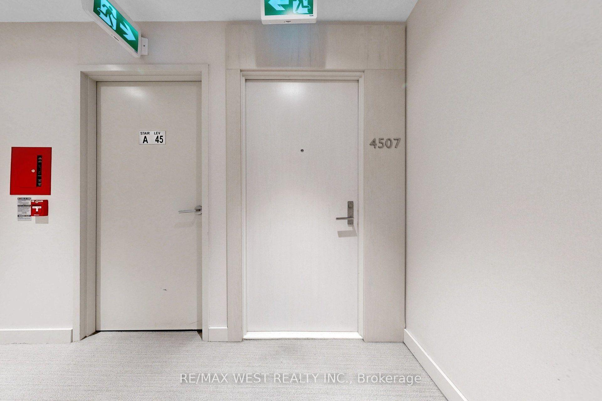 Photo 6 of Unit 4507, 115 Blue Jays Way, Toronto, Waterfront Communities — HOMEH