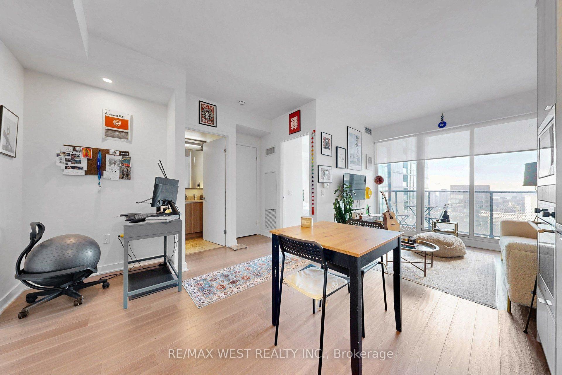 Photo 7 of Unit 4507, 115 Blue Jays Way, Toronto, Waterfront Communities — HOMEH