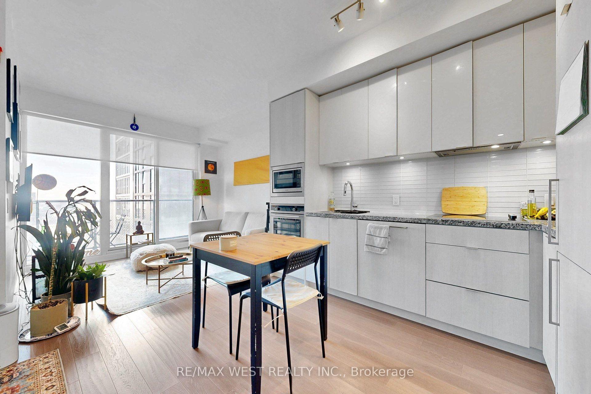 Photo 10 of Unit 4507, 115 Blue Jays Way, Toronto, Waterfront Communities — HOMEH