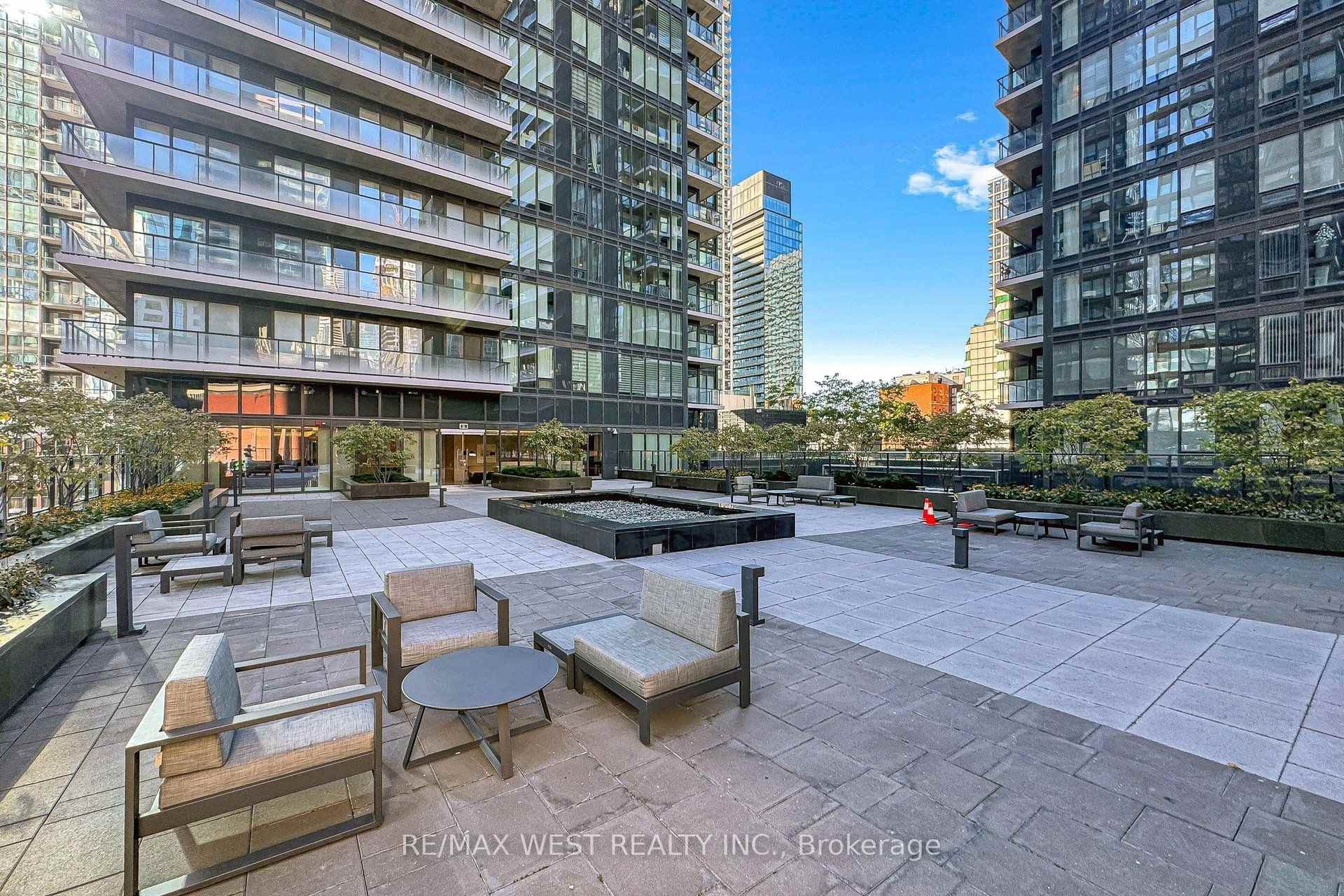Photo 32 of Unit 4507, 115 Blue Jays Way, Toronto, Waterfront Communities — HOMEH