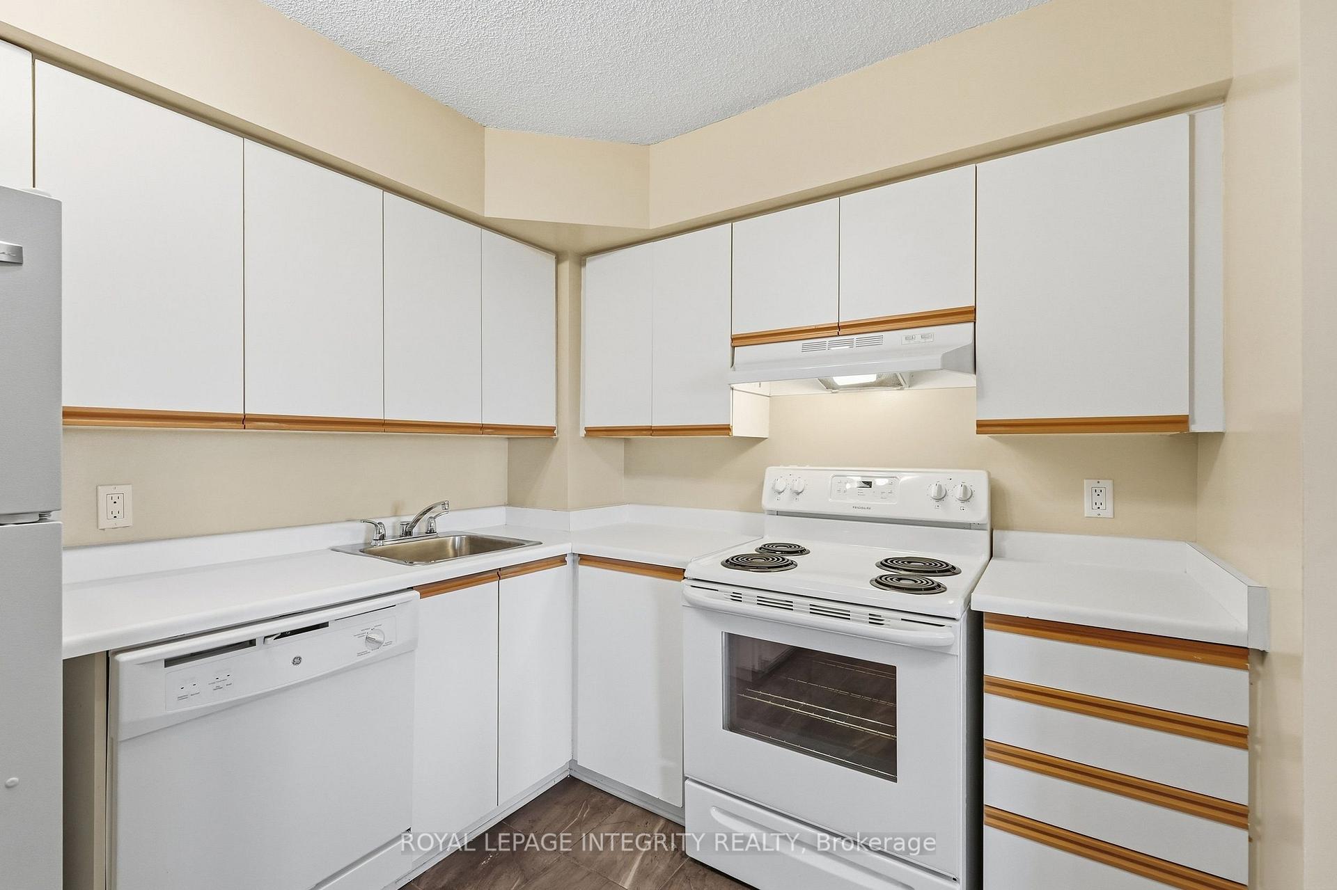 Photo 7 of Unit 808, 1025 Grenon Avenue, Ottawa, Fairfield Heights — HOMEH