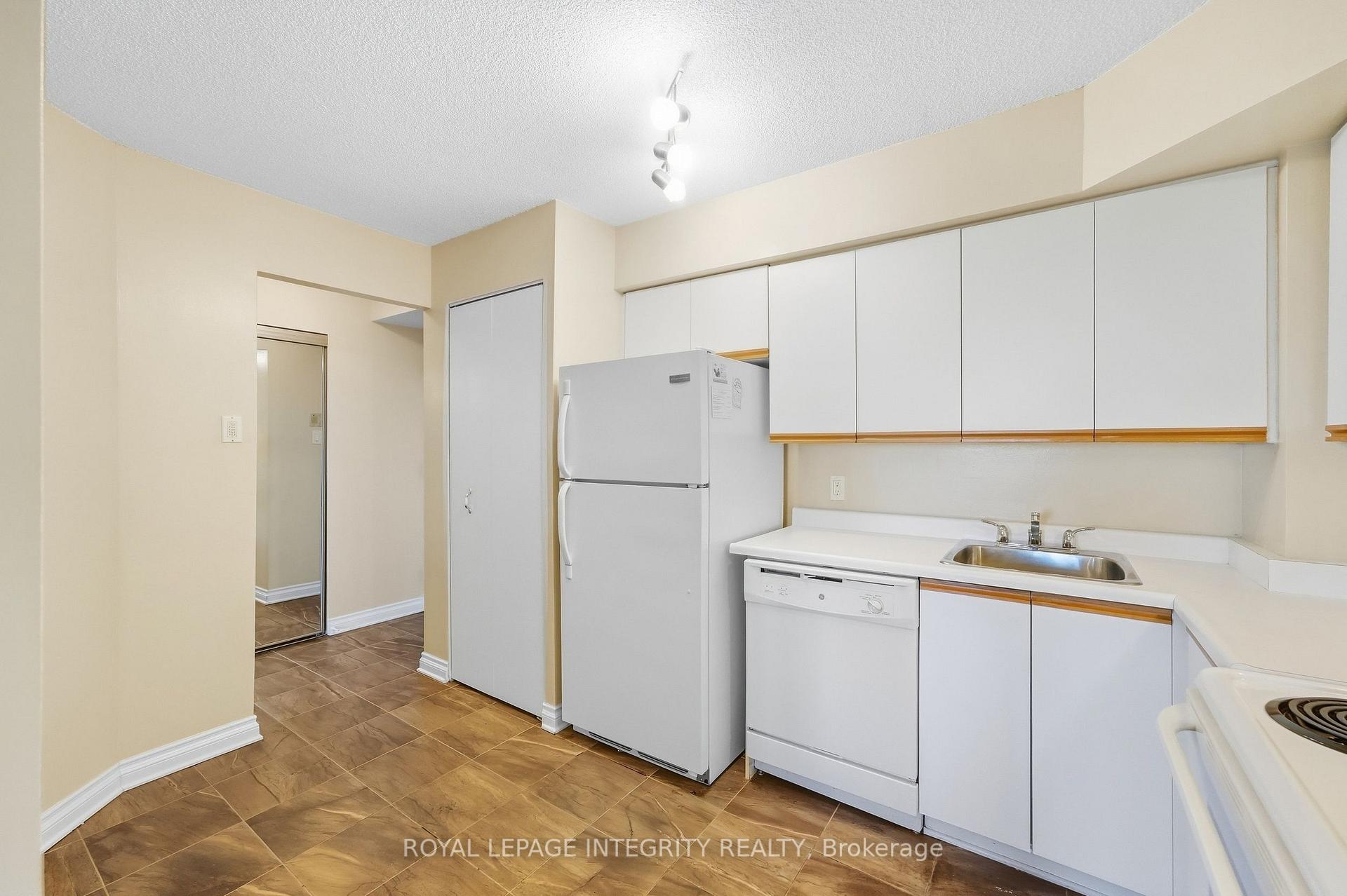 Photo 8 of Unit 808, 1025 Grenon Avenue, Ottawa, Fairfield Heights — HOMEH