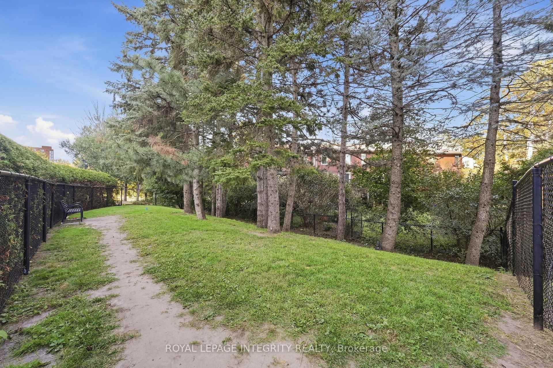 Photo 39 of Unit 808, 1025 Grenon Avenue, Ottawa, Fairfield Heights — HOMEH