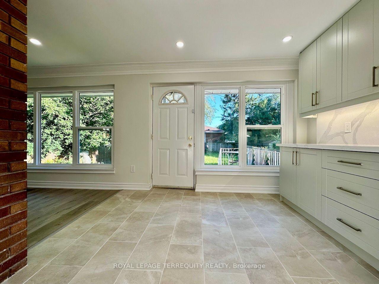 Photo 3 of Unit Main Level, 21 Janet Boulevard, Scarborough, Wexford-Maryvale — HOMEH