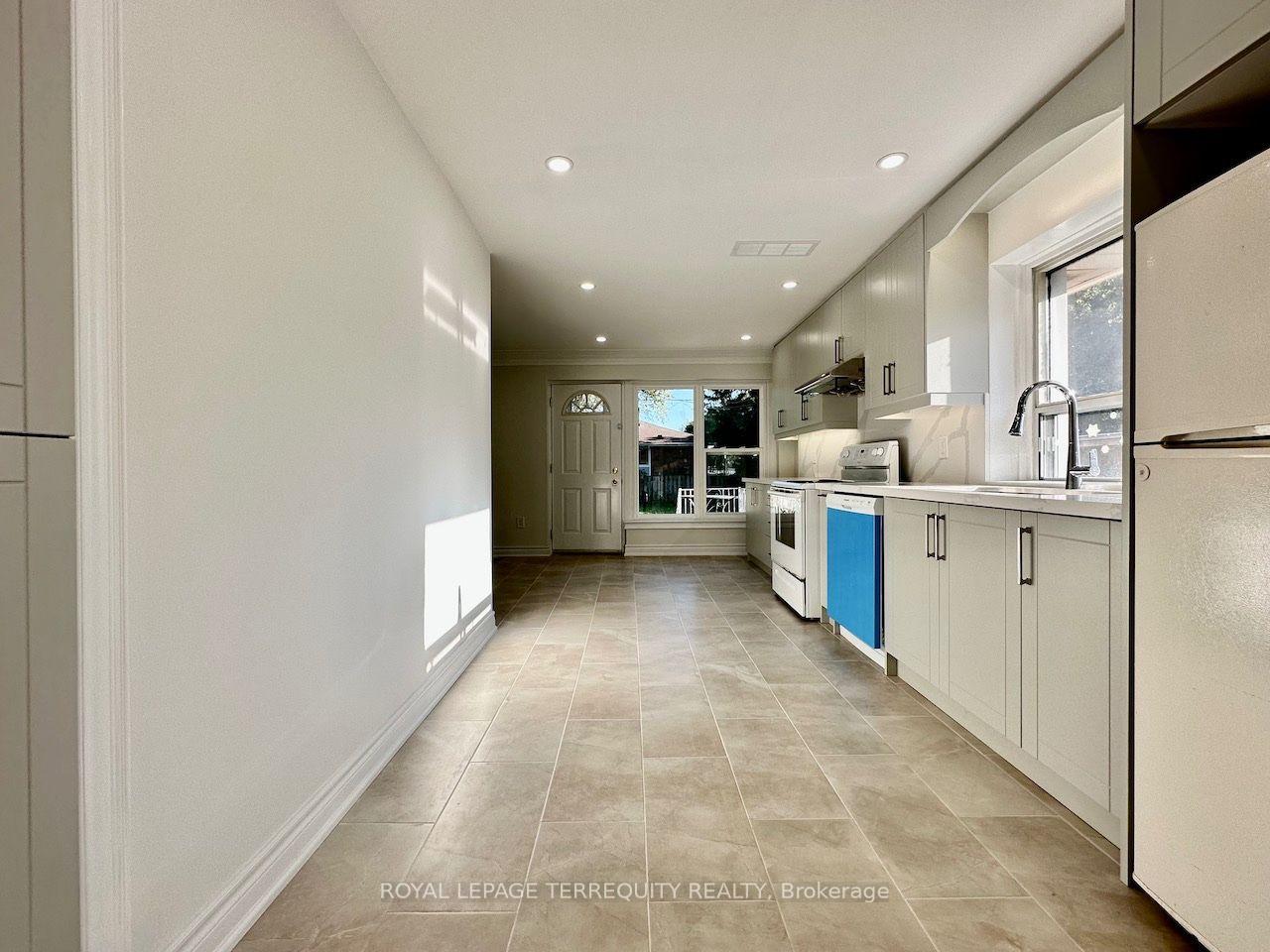 Photo 2 of Unit Main Level, 21 Janet Boulevard, Scarborough, Wexford-Maryvale — HOMEH