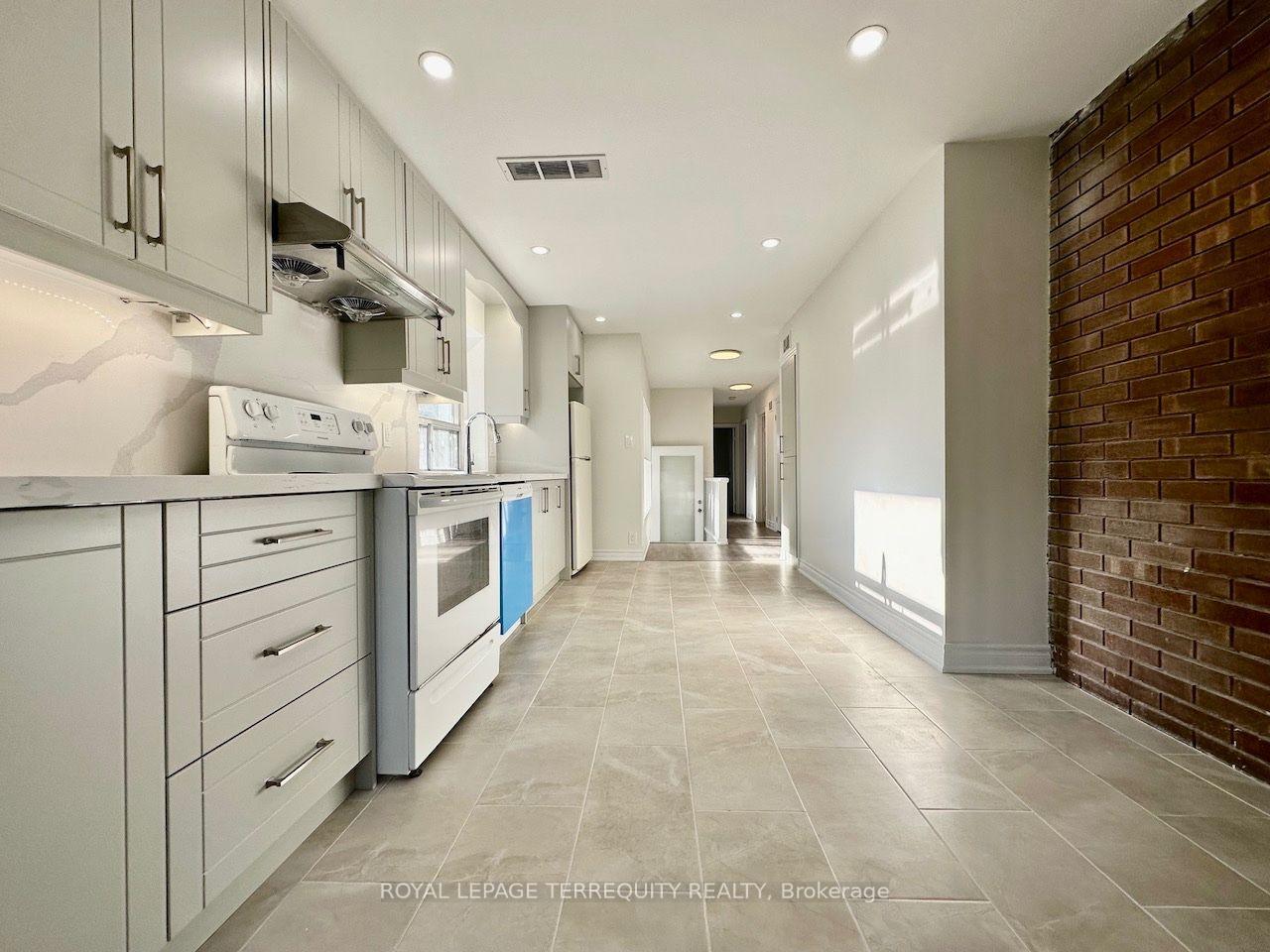 Photo 4 of Unit Main Level, 21 Janet Boulevard, Scarborough, Wexford-Maryvale — HOMEH