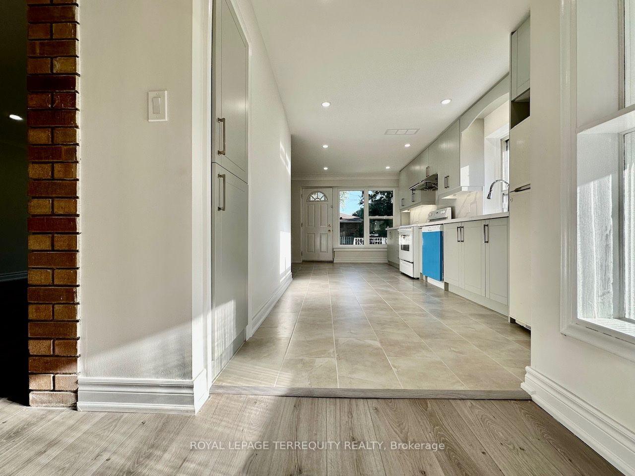 Photo 5 of Unit Main Level, 21 Janet Boulevard, Scarborough, Wexford-Maryvale — HOMEH
