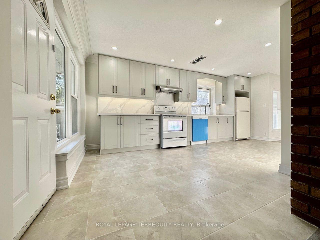 Photo 8 of Unit Main Level, 21 Janet Boulevard, Scarborough, Wexford-Maryvale — HOMEH