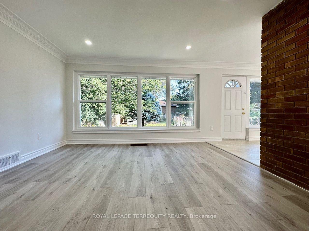 Photo 10 of Unit Main Level, 21 Janet Boulevard, Scarborough, Wexford-Maryvale — HOMEH