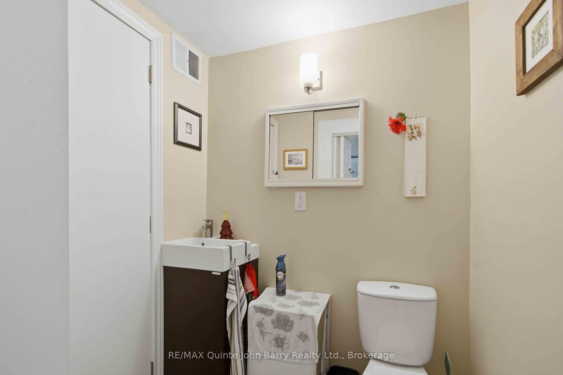 Photo 16 of 35 Queen Street, Tyendinaga, Tyendinaga Township — HOMEH