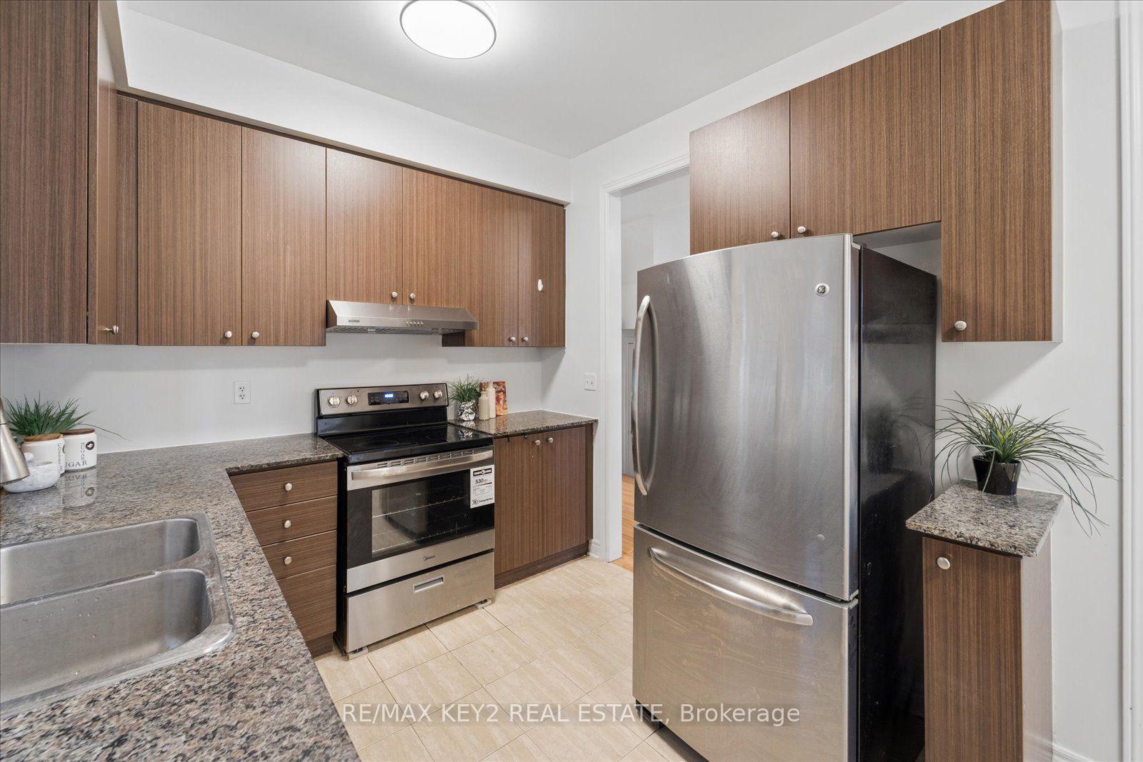 Photo 9 of 2458 Earl Grey Avenue, Pickering, Duffin Heights — HOMEH