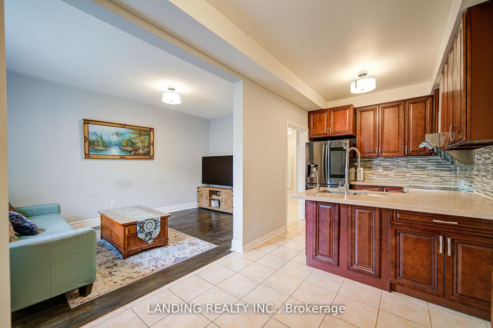 Photo 10 of 36 John Gary Drive, Markham, Village Green-South Unionville — HOMEH