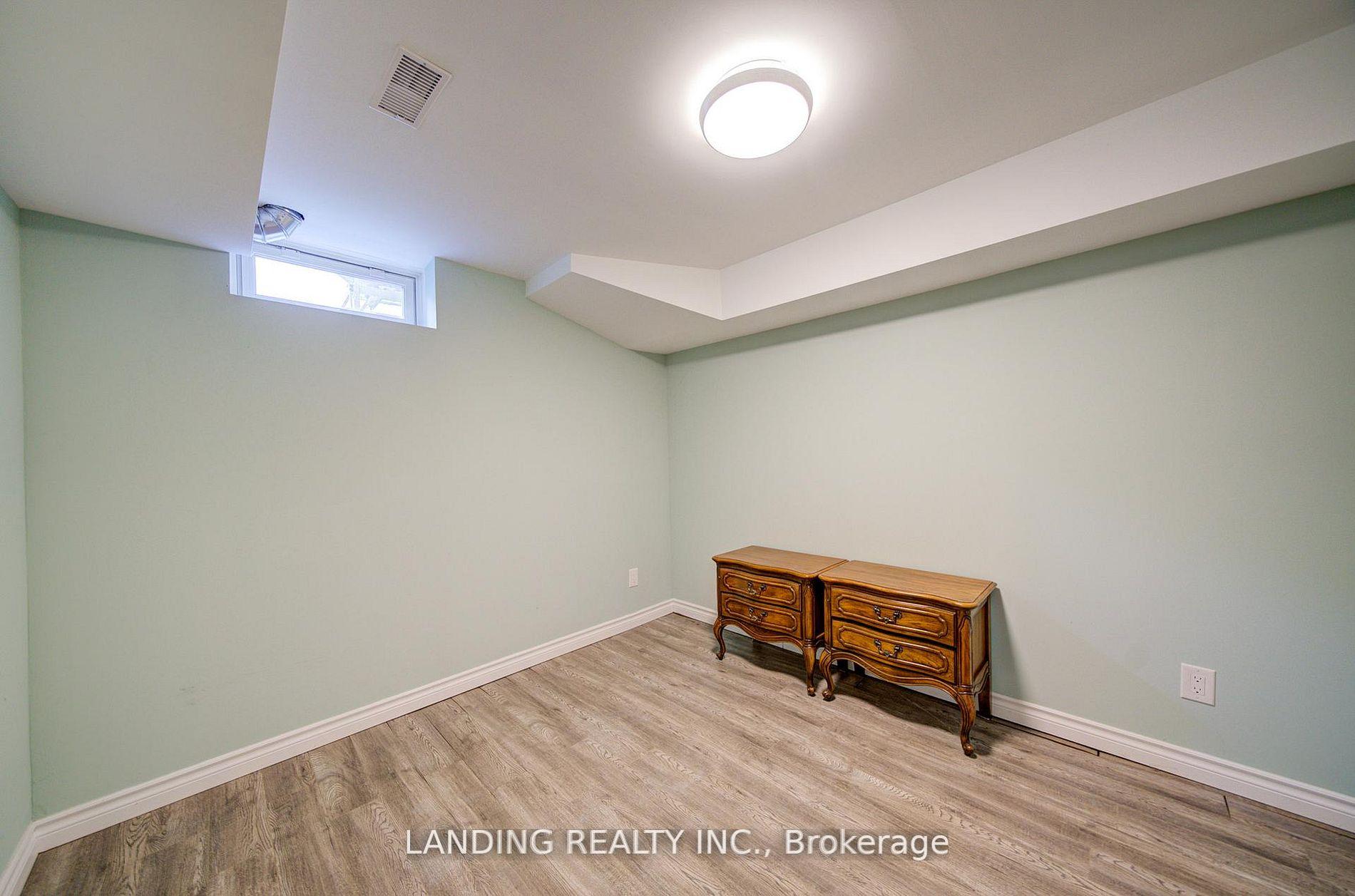 Photo 16 of 36 John Gary Drive, Markham, Village Green-South Unionville — HOMEH