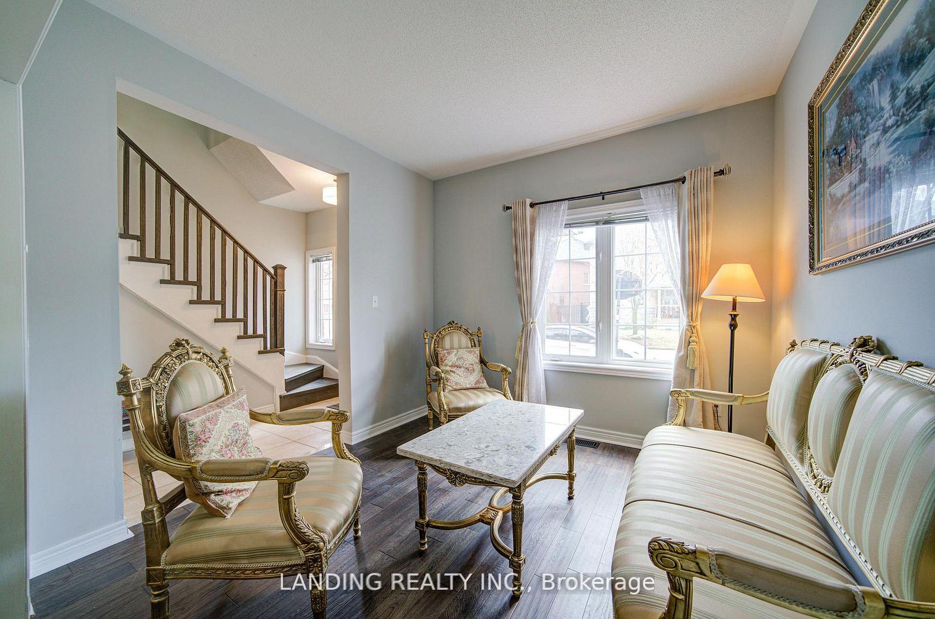 Photo 23 of 36 John Gary Drive, Markham, Village Green-South Unionville — HOMEH