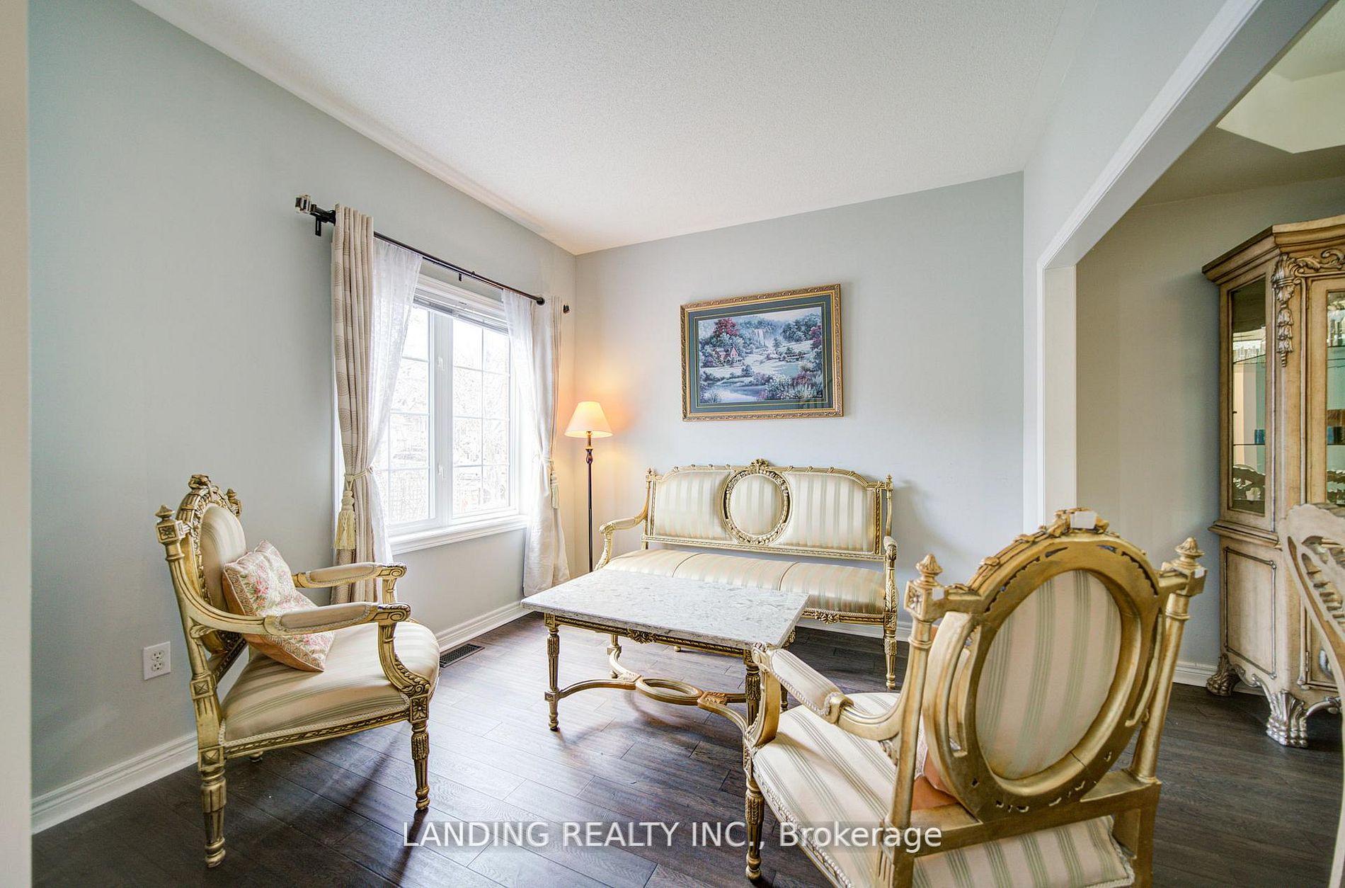 Photo 25 of 36 John Gary Drive, Markham, Village Green-South Unionville — HOMEH