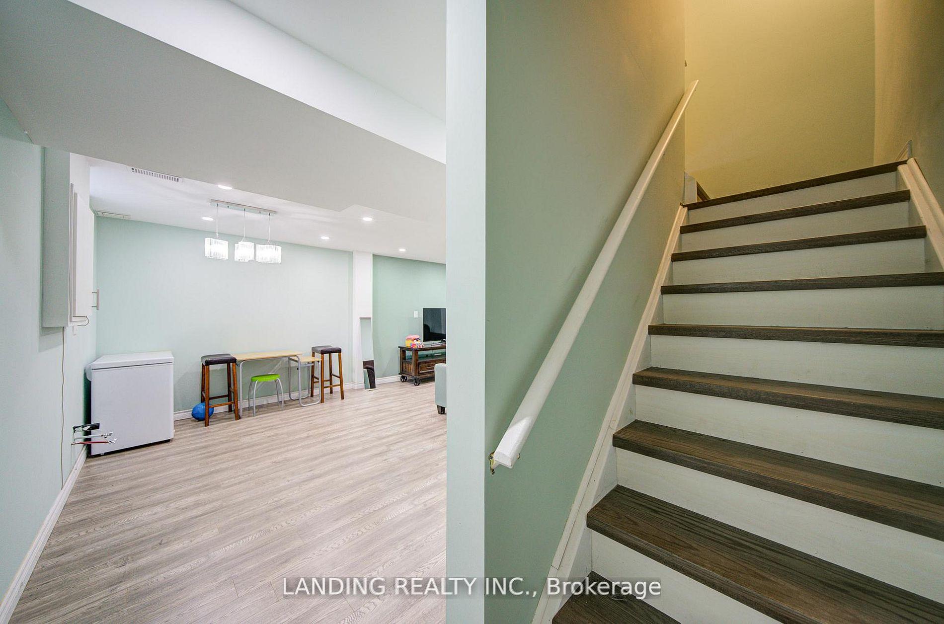 Photo 31 of 36 John Gary Drive, Markham, Village Green-South Unionville — HOMEH