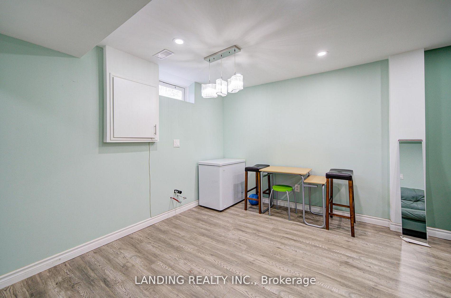 Photo 41 of 36 John Gary Drive, Markham, Village Green-South Unionville — HOMEH