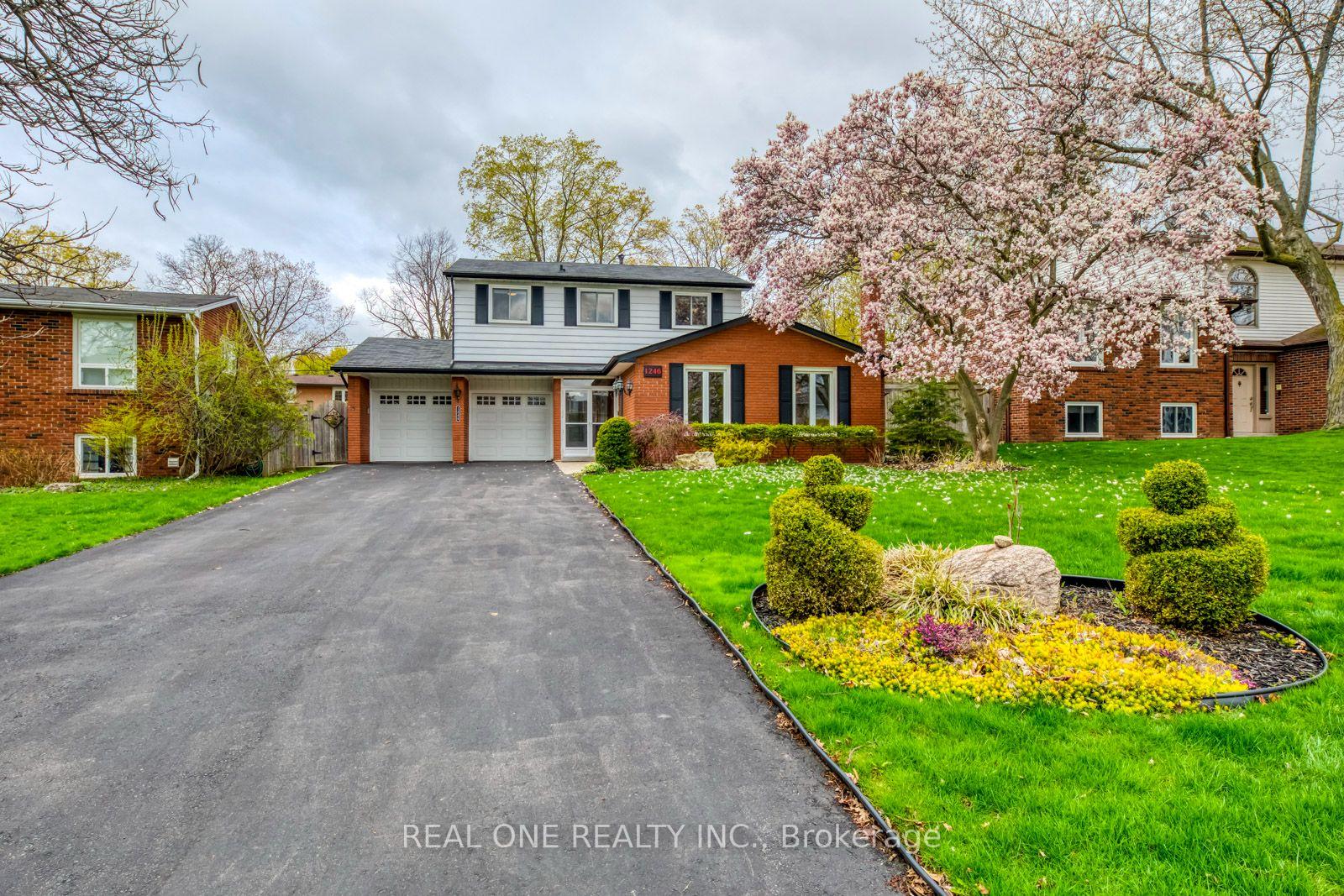 Front of 1246 Landfair Crescent