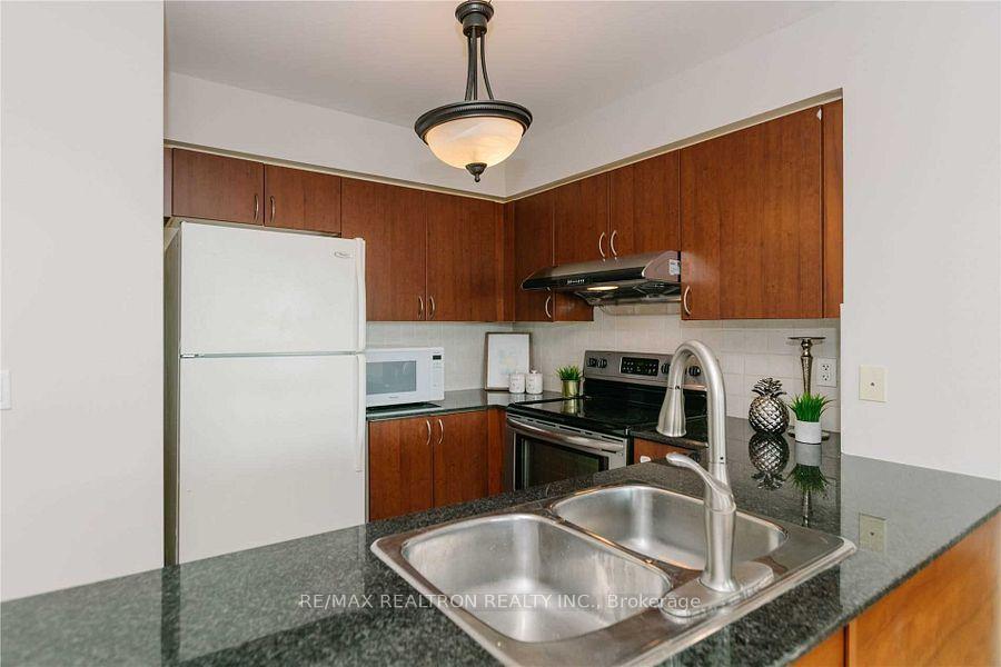Photo 5 of Unit 501, 7 North Park Road, Vaughan, Beverley Glen — HOMEH
