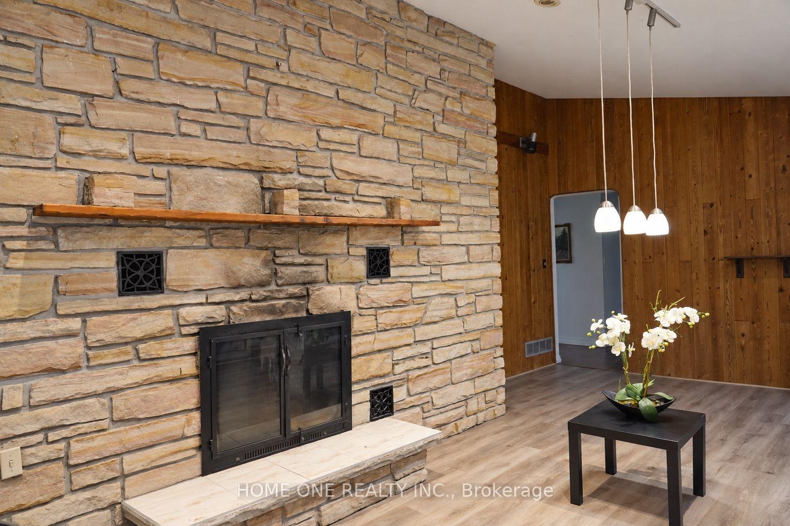 Photo 5 of 10934 Warden Avenue, Markham, Victoria Square — HOMEH