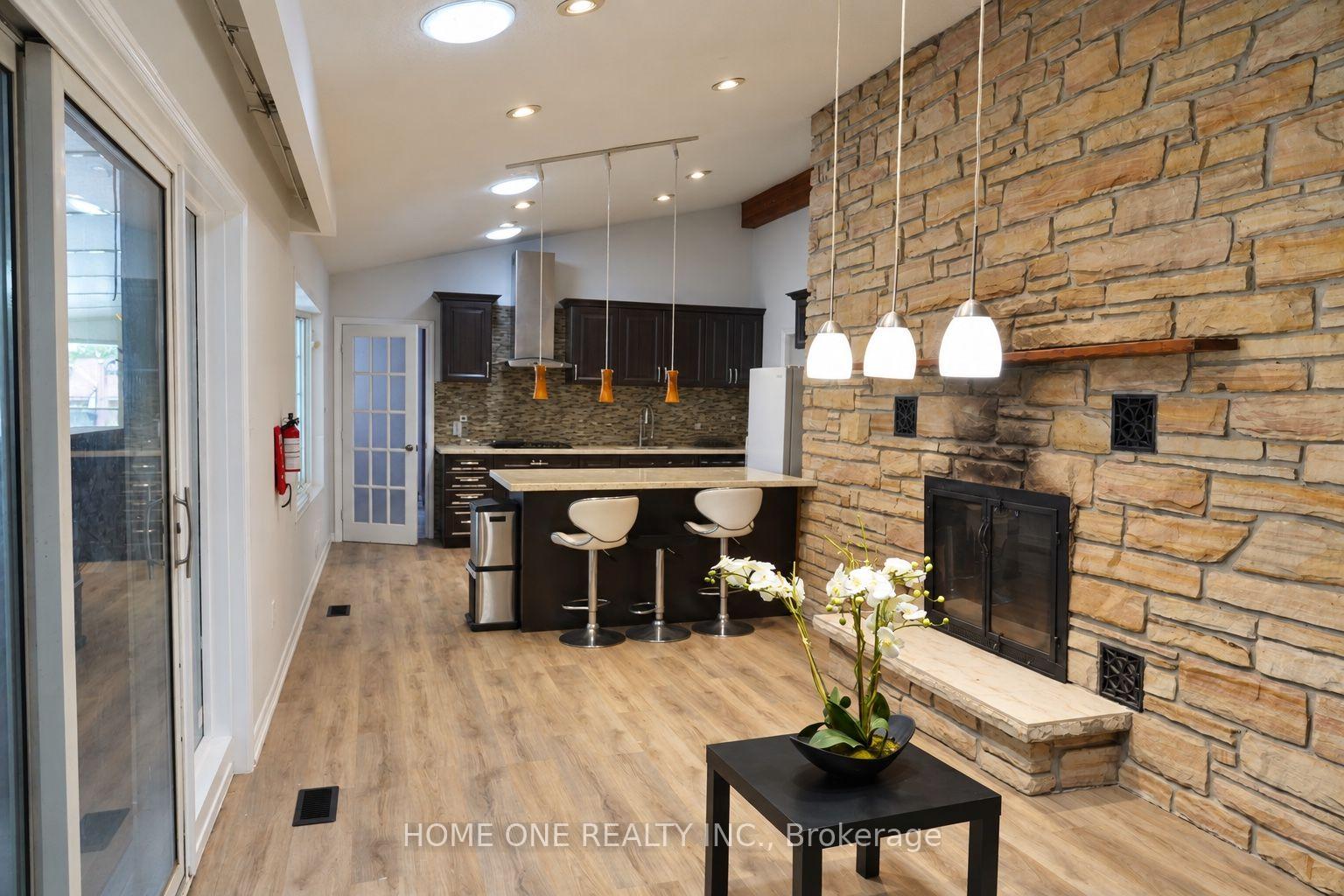 Photo 6 of 10934 Warden Avenue, Markham, Victoria Square — HOMEH