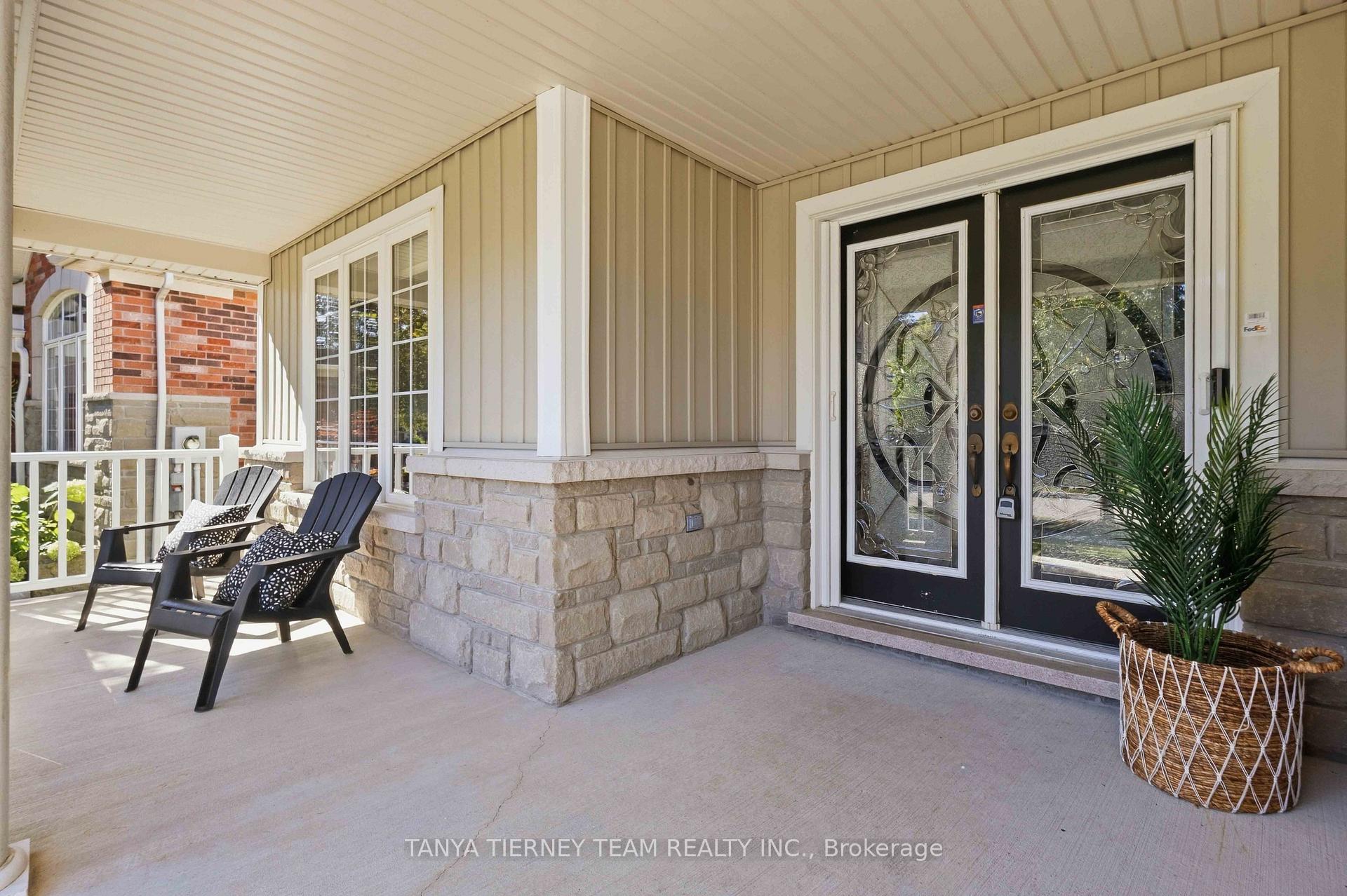 Photo 6 of 4 Branthaven Court, Whitby, Brooklin — HOMEH