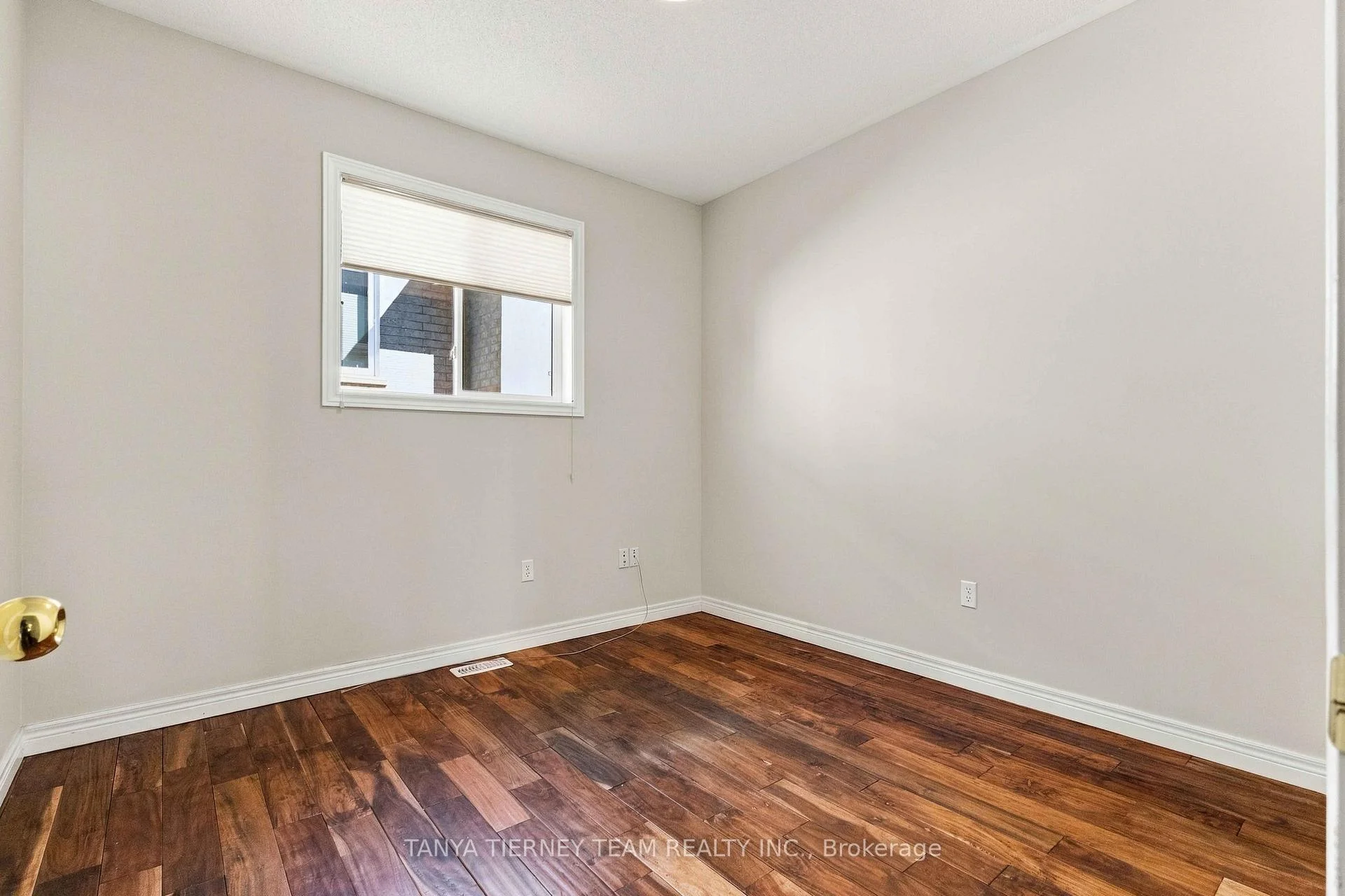 Photo 28 of 4 Branthaven Court, Whitby, Brooklin — HOMEH