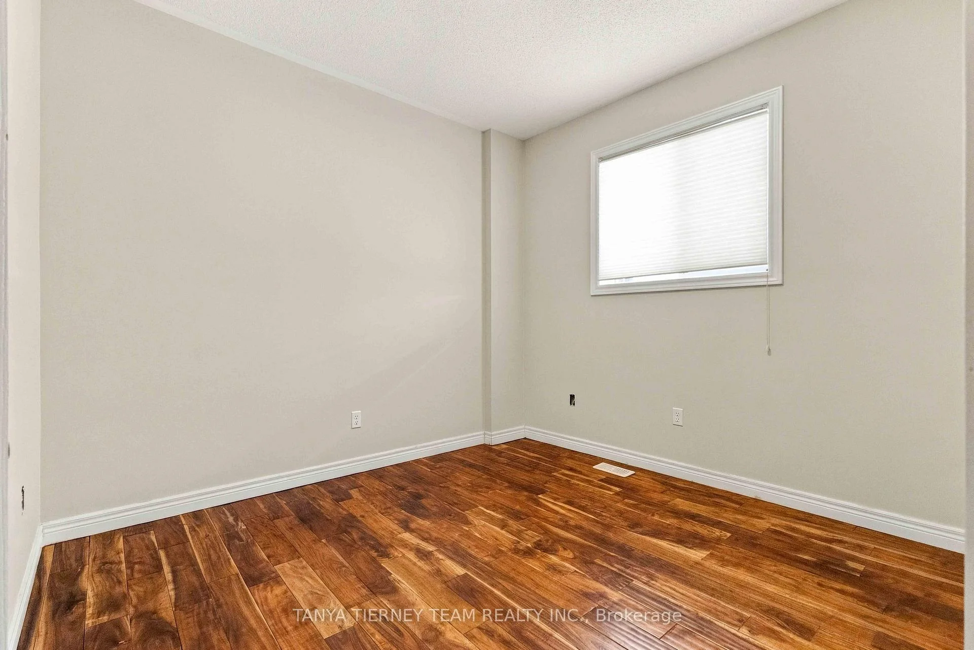 Photo 29 of 4 Branthaven Court, Whitby, Brooklin — HOMEH