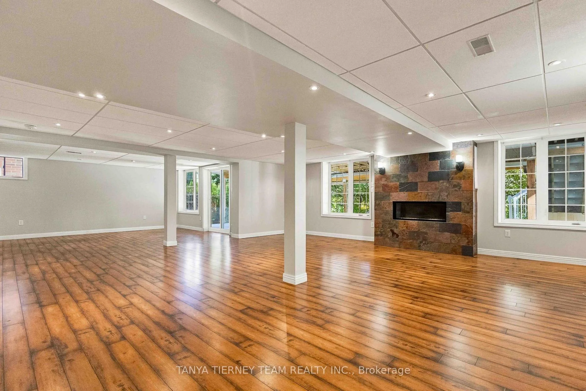 Photo 45 of 4 Branthaven Court, Whitby, Brooklin — HOMEH