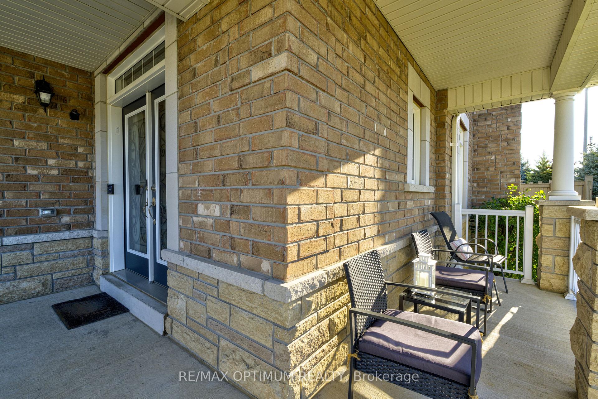Photo 4 of 2 Stonecrop Road, Brampton, Bram West — HOMEH