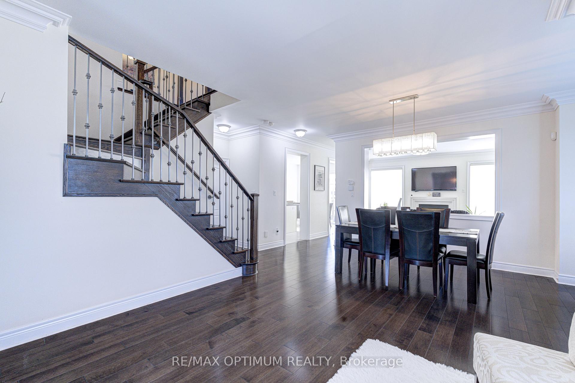 Photo 9 of 2 Stonecrop Road, Brampton, Bram West — HOMEH