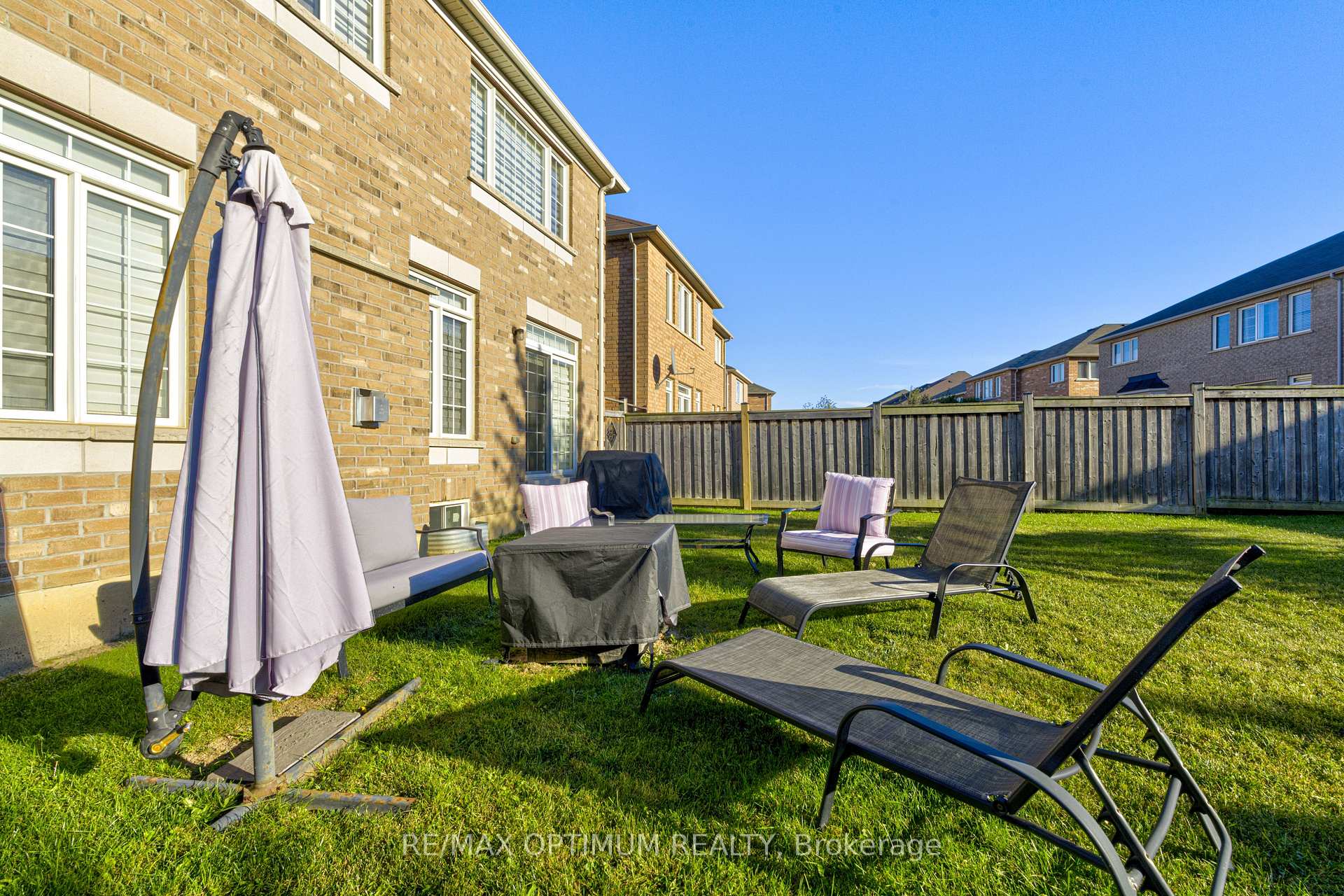 Photo 45 of 2 Stonecrop Road, Brampton, Bram West — HOMEH