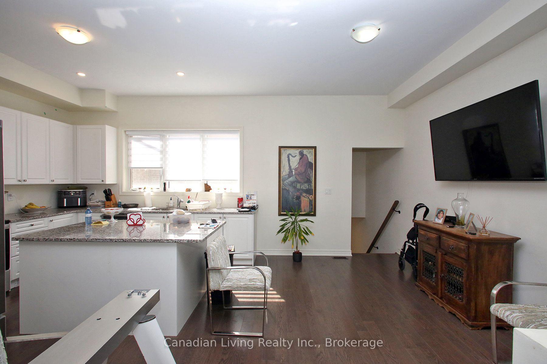 Photo 3 of 9450 Bayview Avenue, Richmond Hill, Observatory — HOMEH