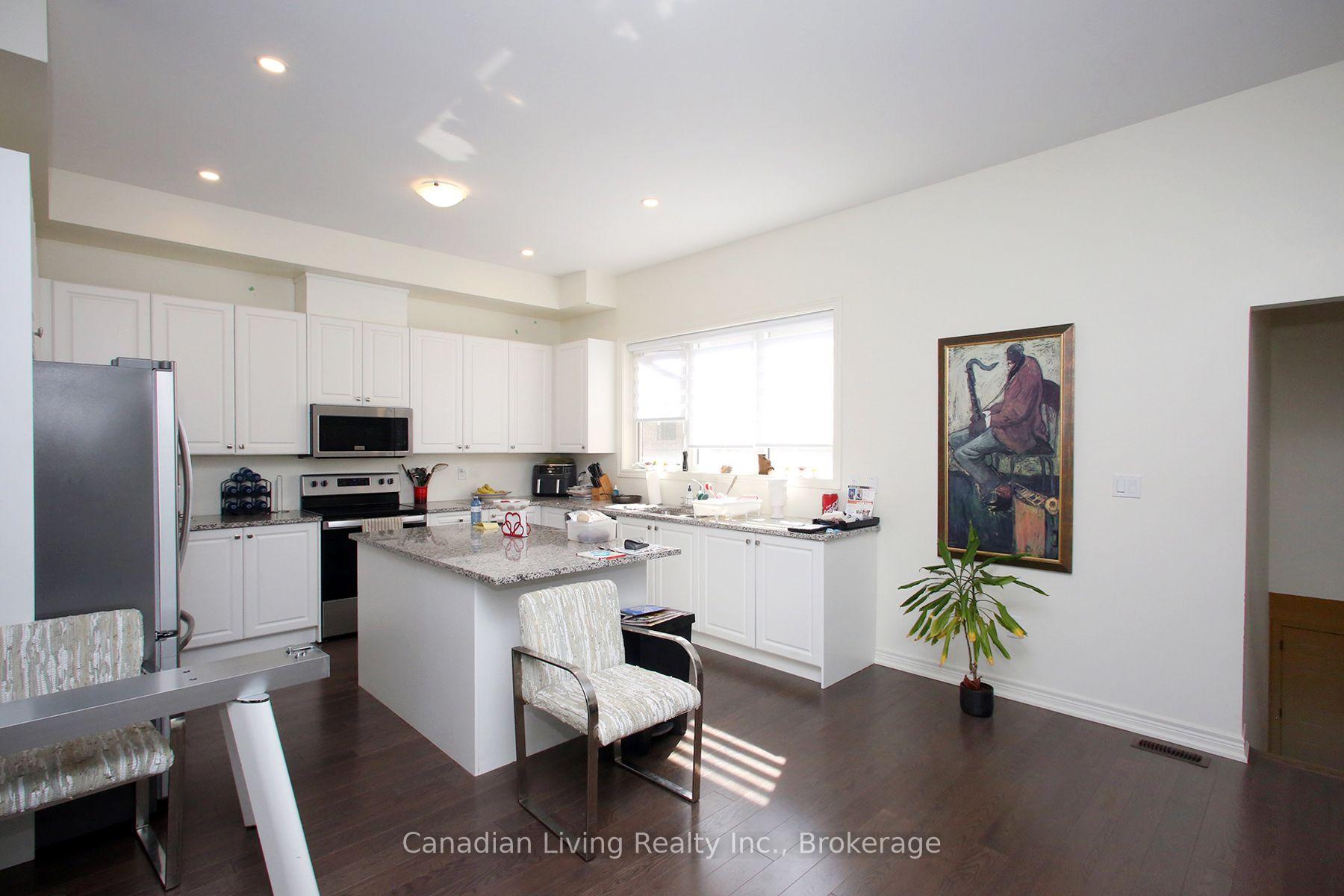 Photo 5 of 9450 Bayview Avenue, Richmond Hill, Observatory — HOMEH