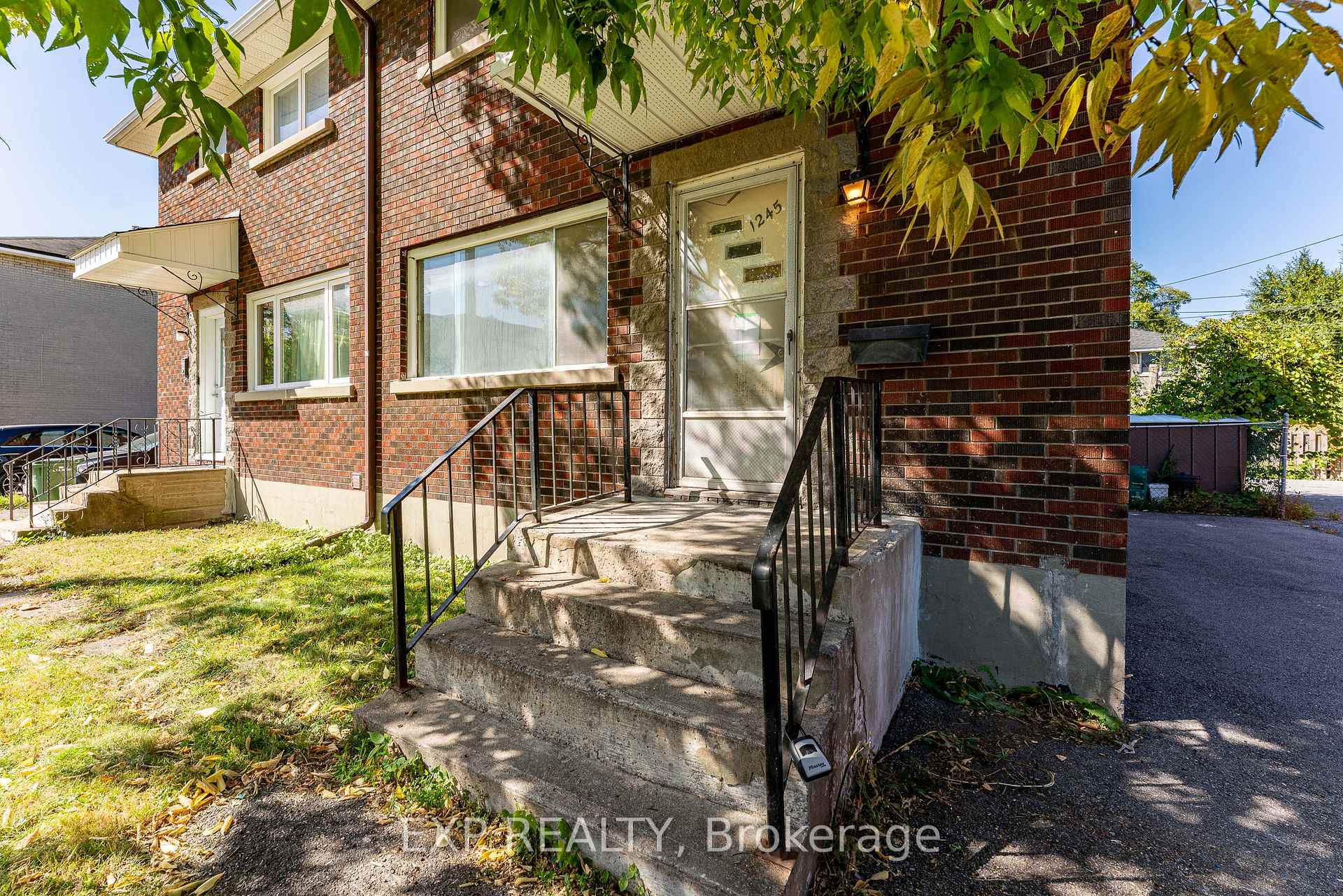 Photo 2 of 1245 Dorchester Avenue, Ottawa, Carlington — HOMEH