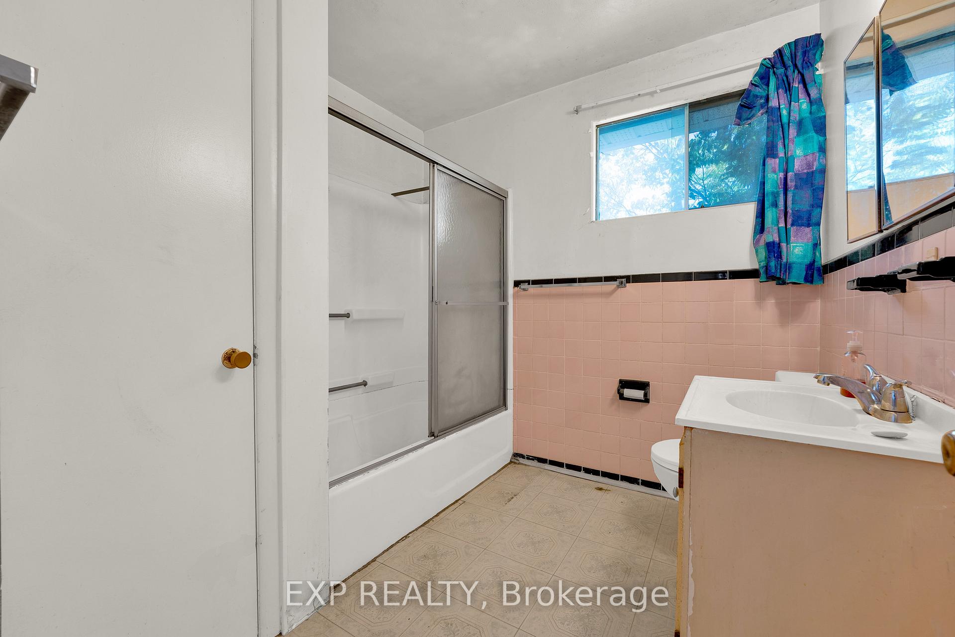 Photo 16 of 1245 Dorchester Avenue, Ottawa, Carlington — HOMEH