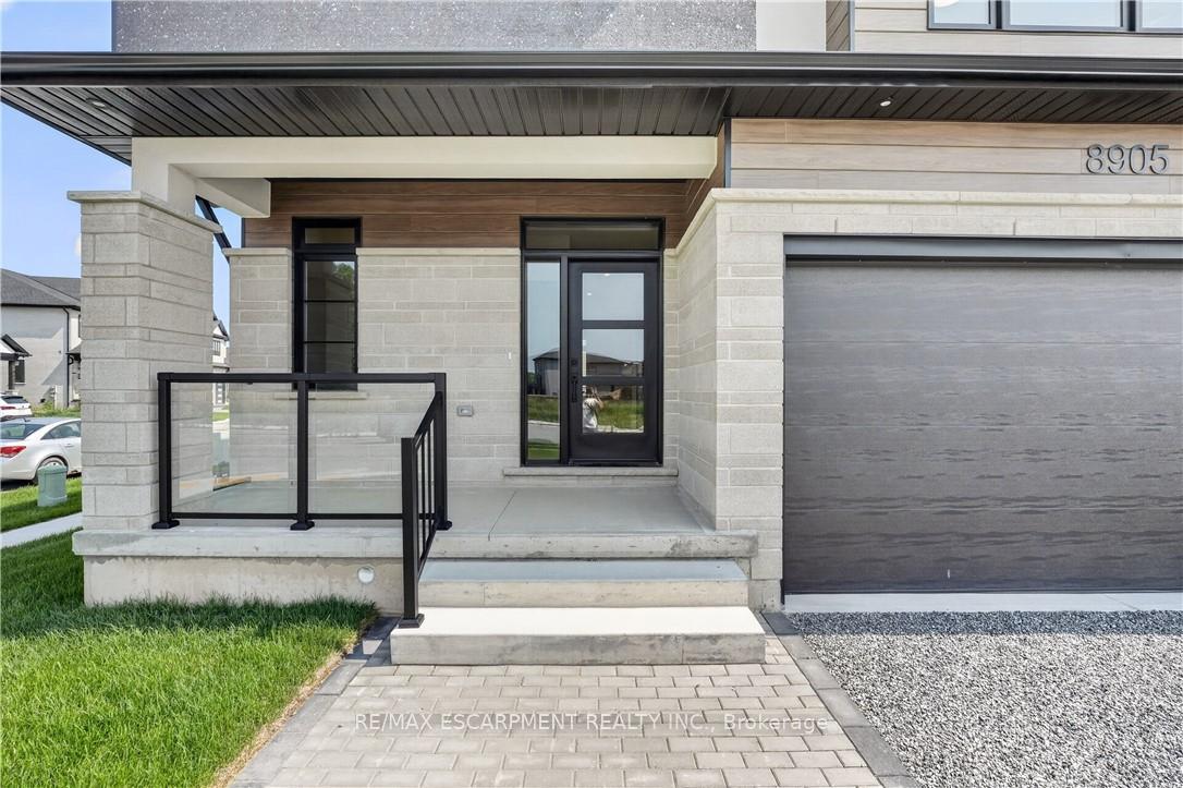 Photo 4 of 8905 Angie Drive, Niagara Falls, Forestview — HOMEH
