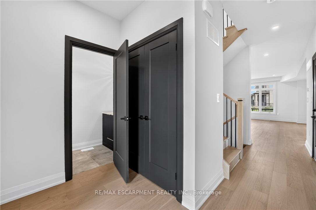 Photo 6 of 8905 Angie Drive, Niagara Falls, Forestview — HOMEH