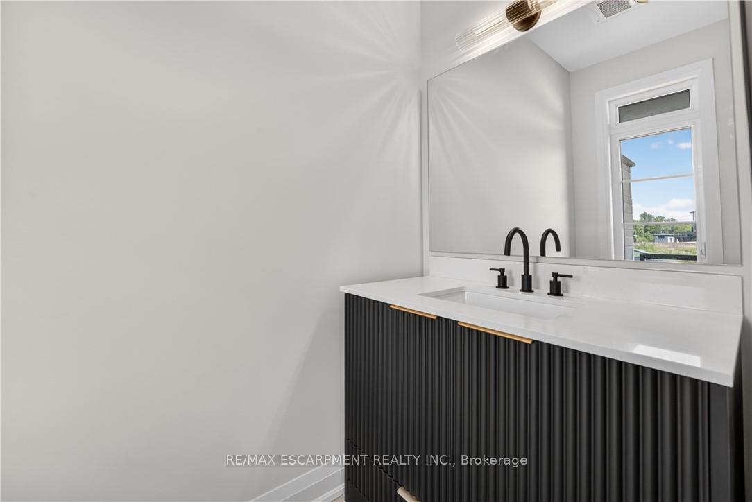 Photo 7 of 8905 Angie Drive, Niagara Falls, Forestview — HOMEH