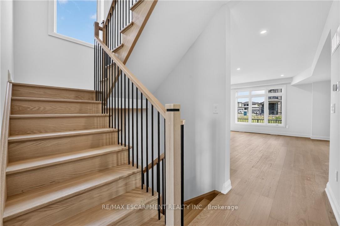 Photo 9 of 8905 Angie Drive, Niagara Falls, Forestview — HOMEH