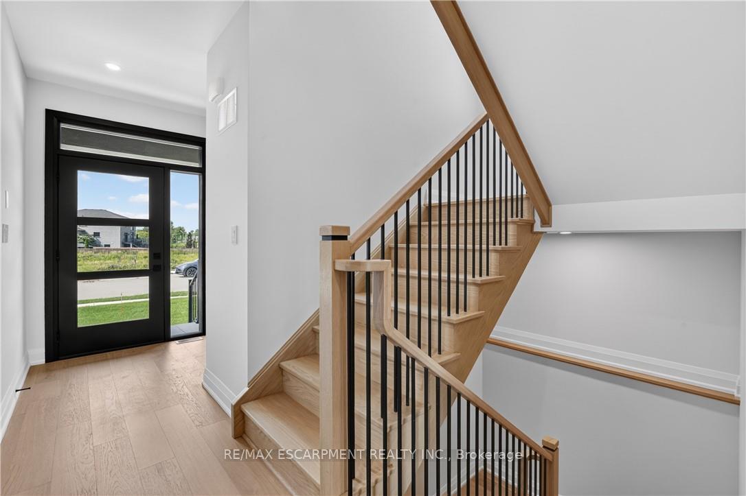 Photo 11 of 8905 Angie Drive, Niagara Falls, Forestview — HOMEH