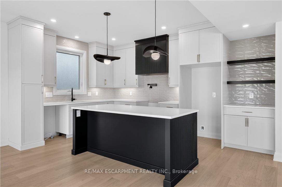Photo 15 of 8905 Angie Drive, Niagara Falls, Forestview — HOMEH