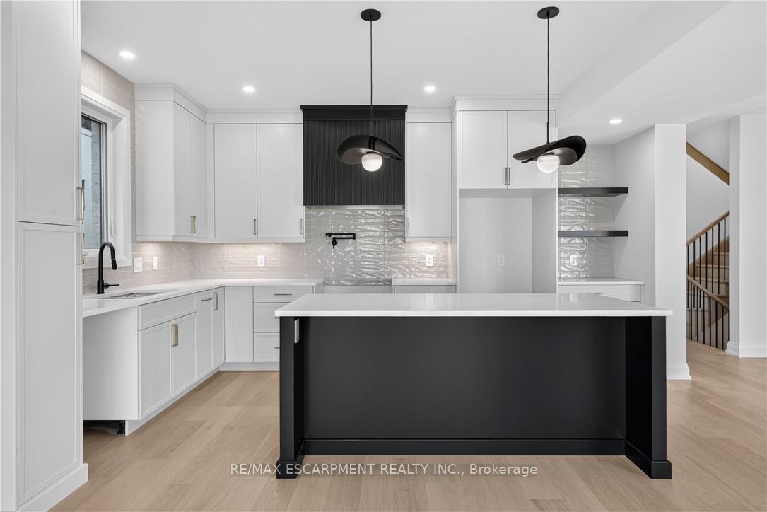 Photo 16 of 8905 Angie Drive, Niagara Falls, Forestview — HOMEH