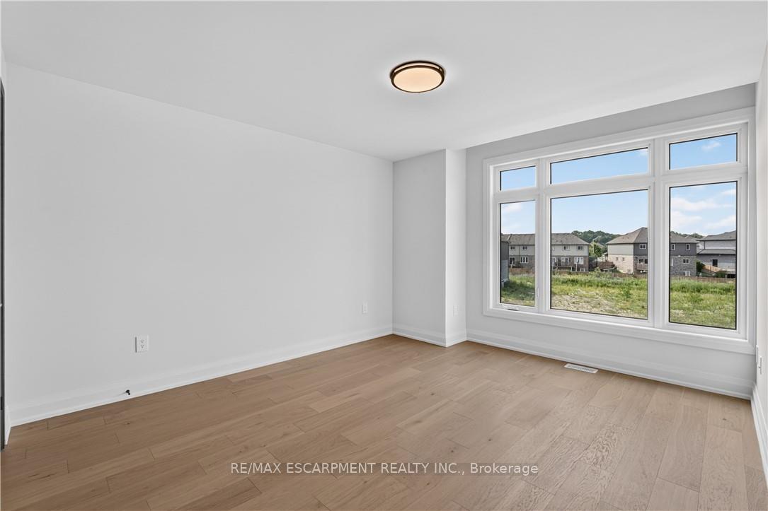 Photo 32 of 8905 Angie Drive, Niagara Falls, Forestview — HOMEH