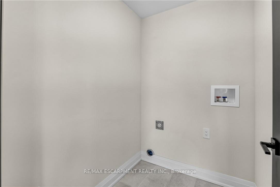 Photo 35 of 8905 Angie Drive, Niagara Falls, Forestview — HOMEH